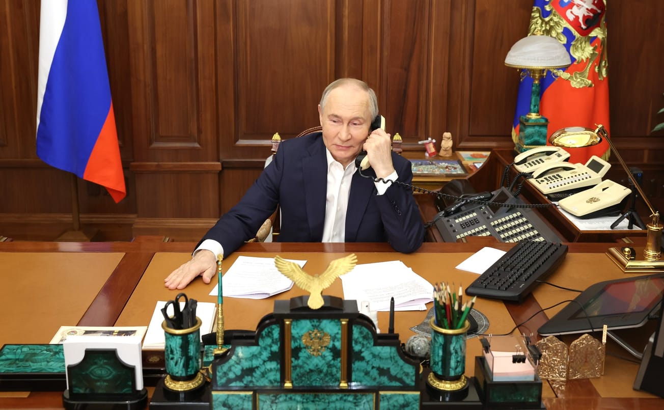 Trump and Putin Hold Lengthy Discussion, Agree to a Live Summit in Budapest