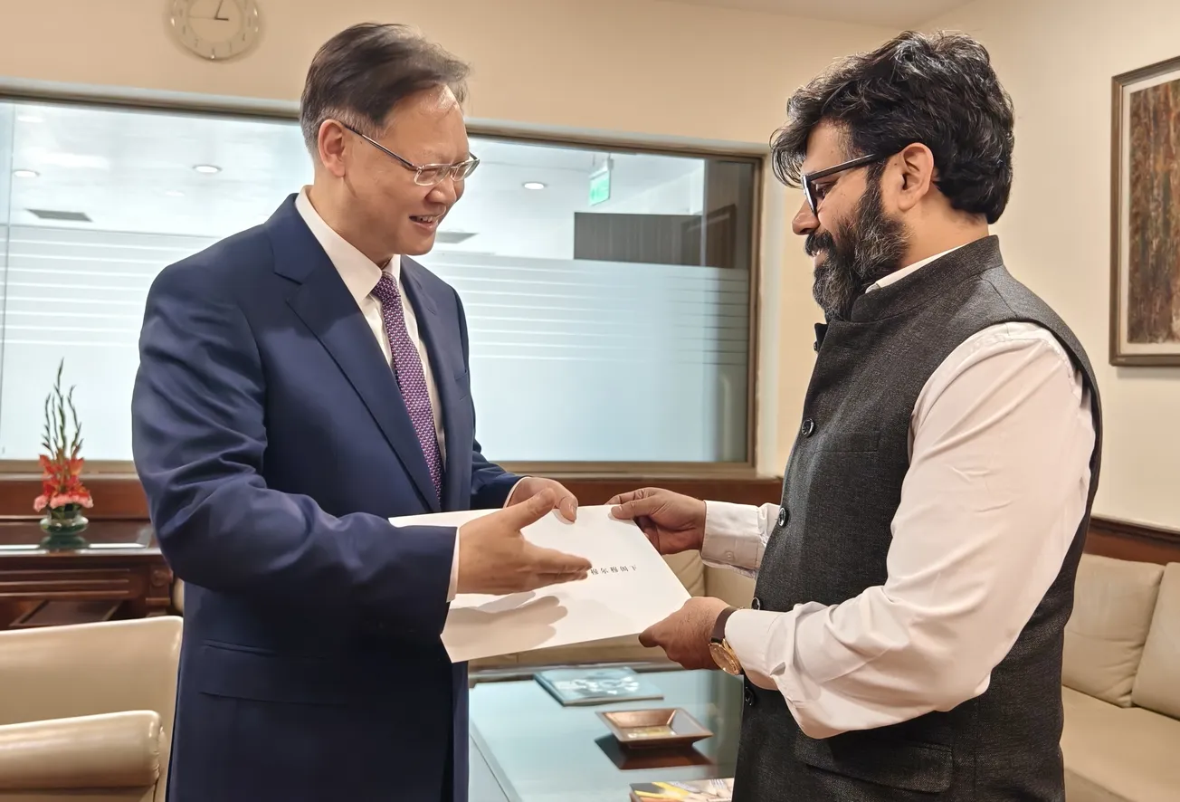 First Chinese Ambassador to India in 18 Months, as Xi and Modi Talk Alliance