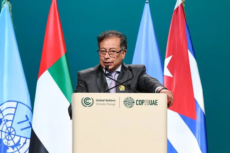 Trump Announces Measures Against Colombia After It Refuses Repatriation Flights; Colombia Responds by Scheduling Its Own Flight