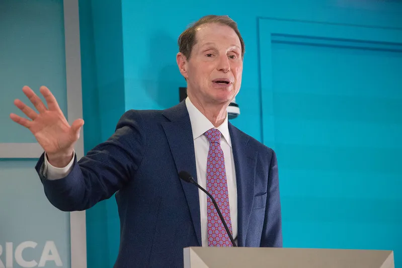 U.S. Legislators Push Back Against U.K. Demand for Backdoor Access to Apple Storage