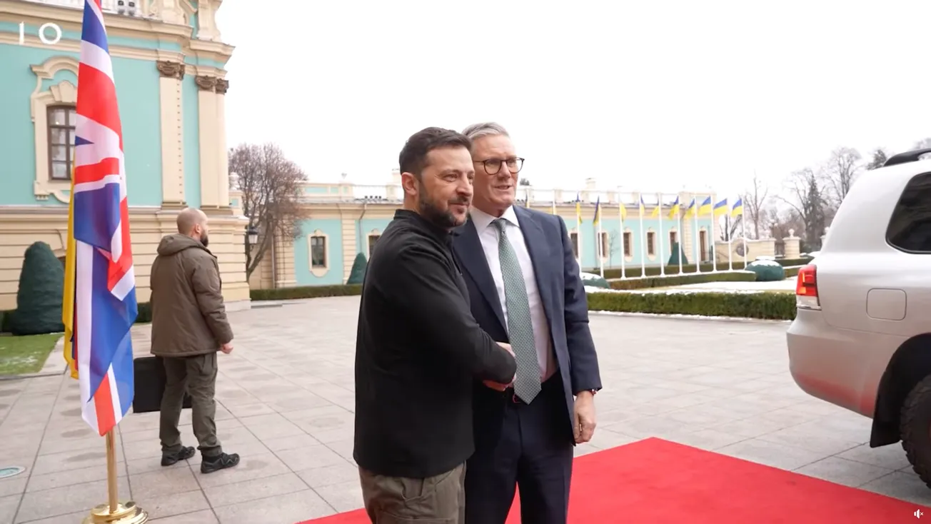 FLASH: Zelenskyy Says He Goes to Washington Friday; Starmer Grandstands in Kiev Before D.C. Meeting with Trump