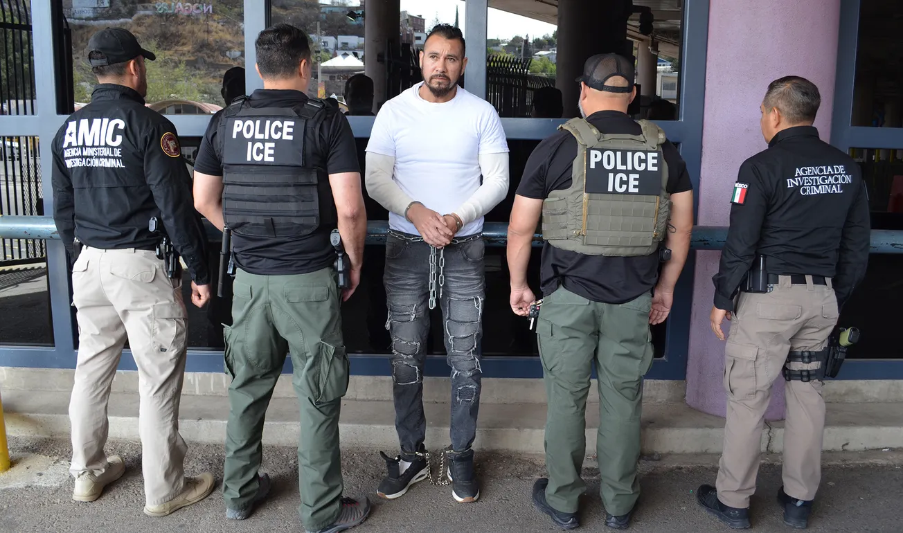 Masked ICE Agents Arrest Fulbright Scholar from Türkiye