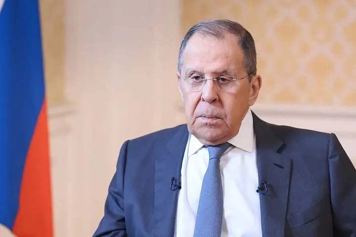 Lavrov Ensures Victory Day Ceasefire Offer Includes Direct Negotiation without Preconditions