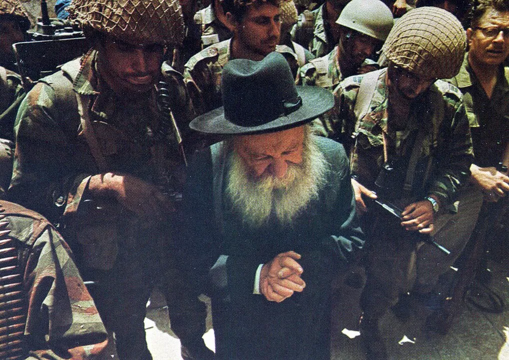 Haaretz Warns of a Coup Plot by Ultra-Orthodox Messianic Jews