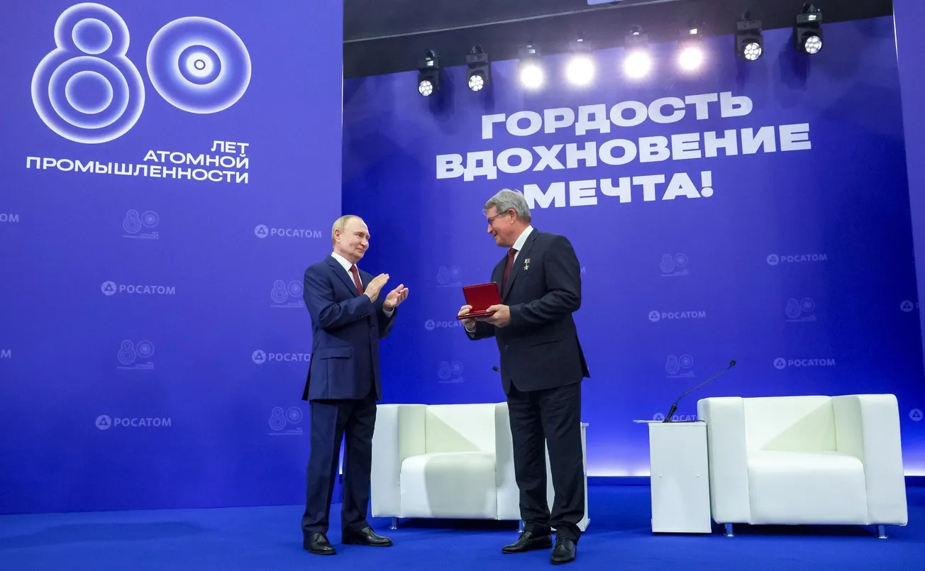 Putin Meets with Rosatom Employees, Celebrating 80th Anniversary