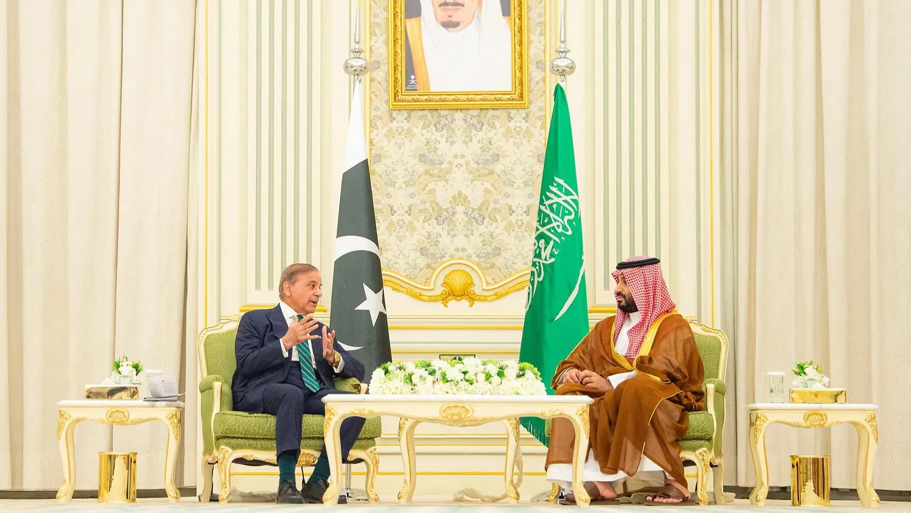 Saudi Arabia and Pakistan Sign Mutual Security Agreement
